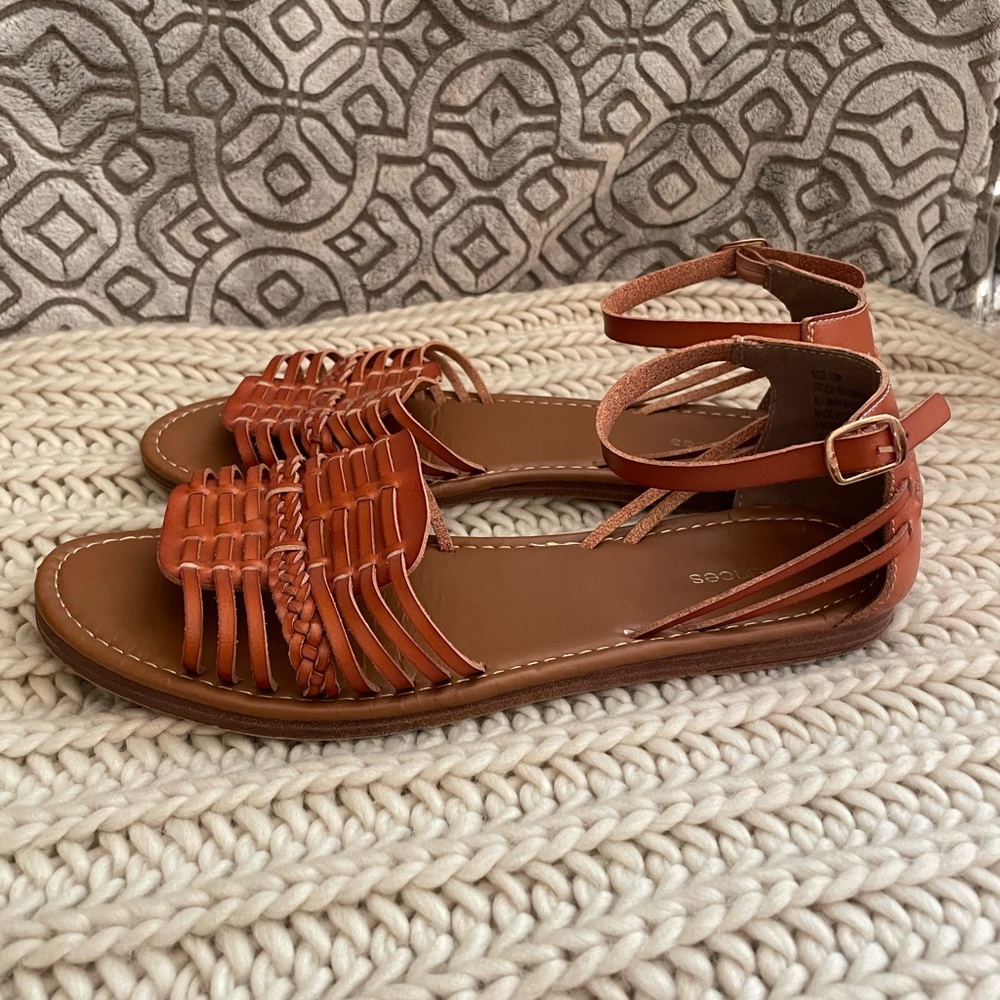 Womens woven sandals